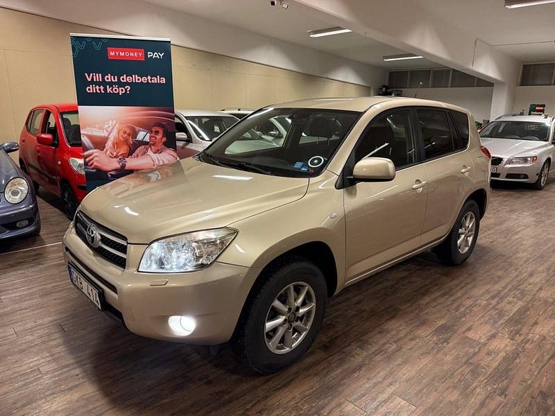 Ljusbrun Begagnad 2007 Toyota RAV4 SUV | 89 900 kr (Marknadspris) - Bild 1/4
