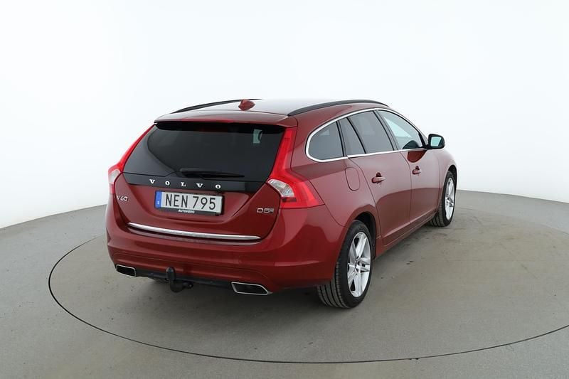 Begagnad Volvo V60 Momentum 234 HK (172 kW) 2016 Röd Kombi