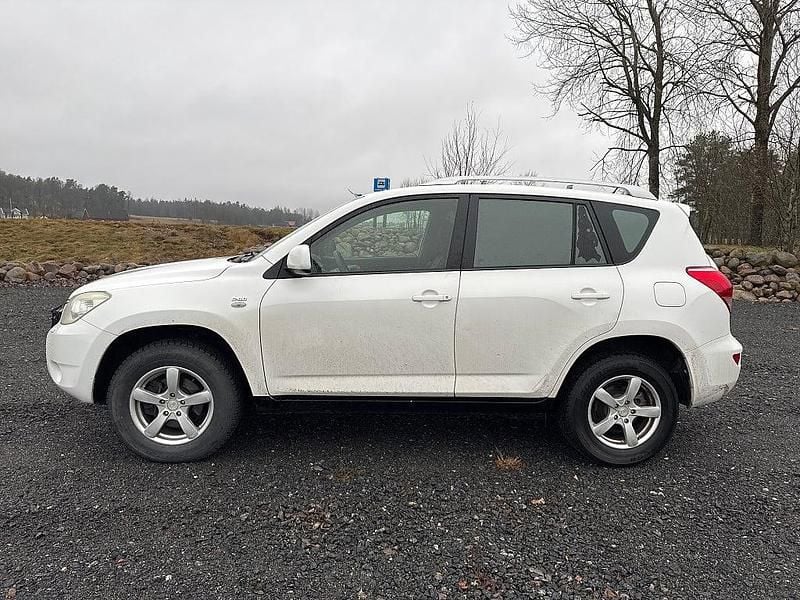 Begagnad Toyota RAV4 136 HK (100 kW) 2007 Vit SUV