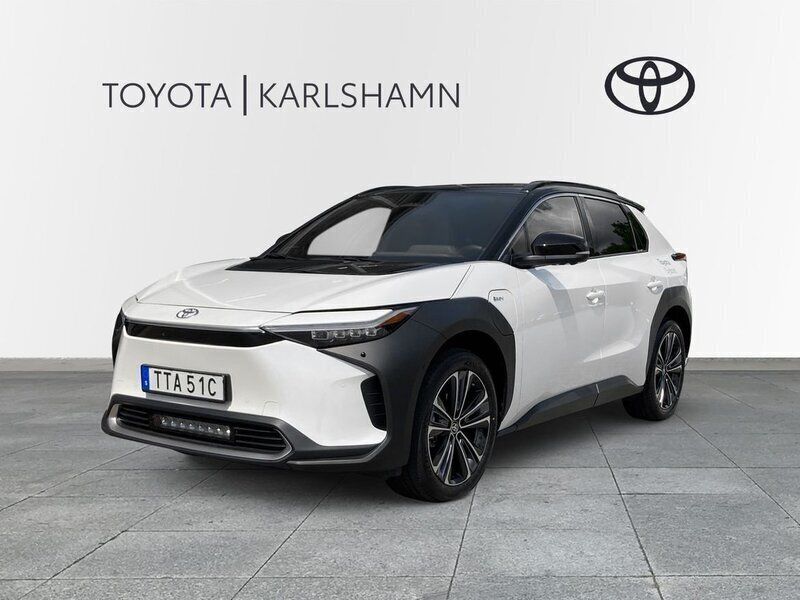 Vit Begagnad 2024 Toyota bZ4X Executive SUV | 539 000 kr (Marknadspris) - Bild 1/4