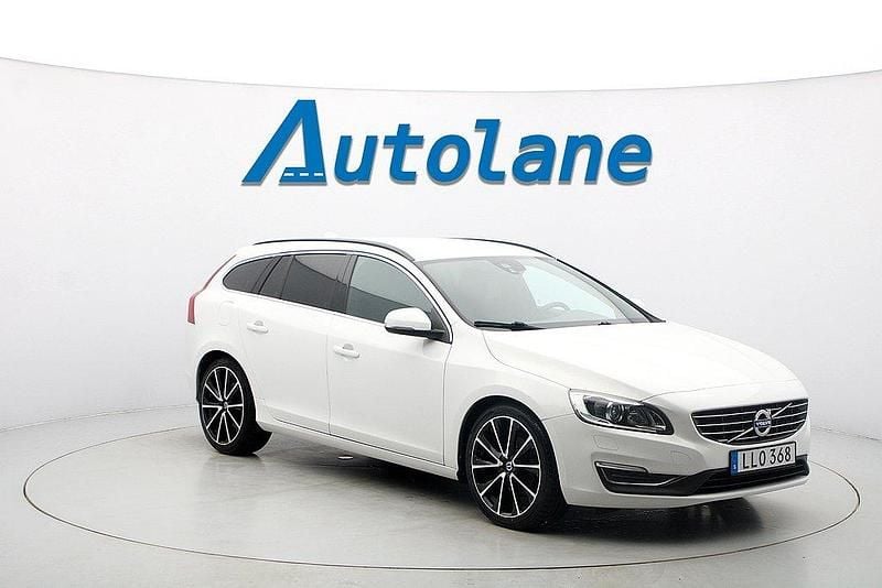 Vit Begagnad 2016 Volvo V60 Momentum Kombi | 139 900 kr (Marknadspris) - Bild 1/3