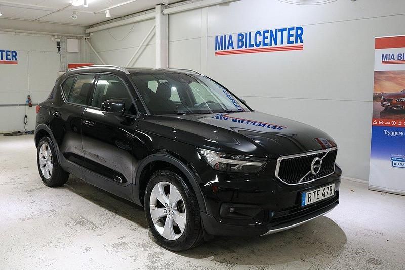 Svart Begagnad 2019 Volvo XC40 Momentum SUV | 248 000 kr (Lite dyr) - Bild 1/3
