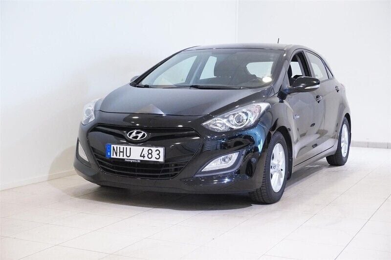 Begagnad Hyundai i30 110 HK (80 kW) 2014 Phantom black (me) Halvkombi