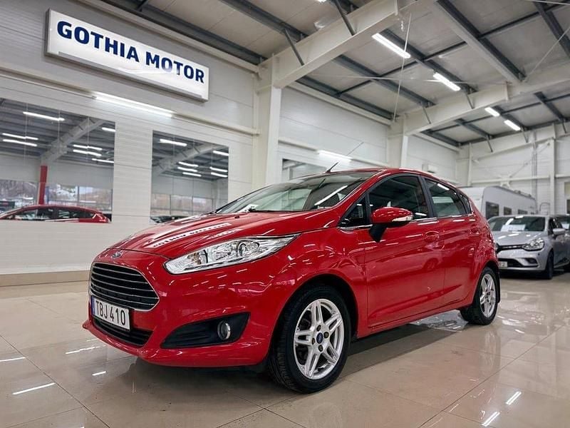 Röd Begagnad 2015 Ford Fiesta Titanium | 84 900 kr (Marknadspris) - Bild 1/4