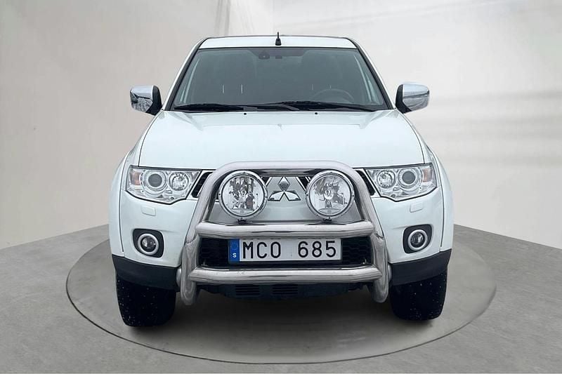 Begagnad Mitsubishi L200 178 HK (130 kW) 2012 Vit Pickup