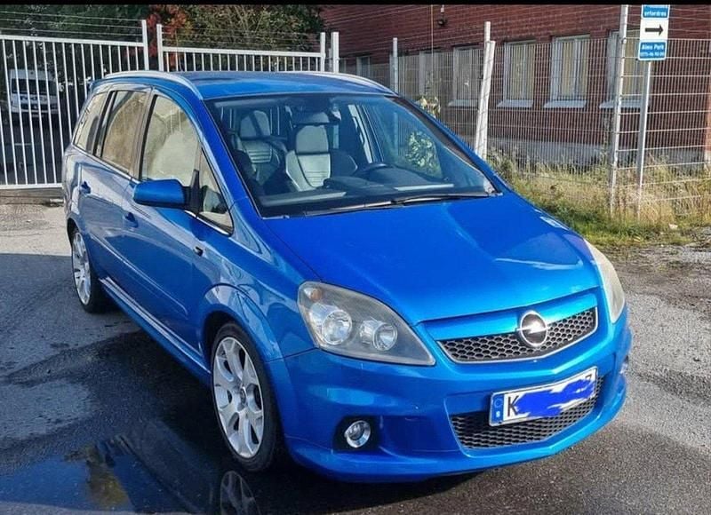 Blå Begagnad 2007 Opel Zafira OPC Minibuss | 70 000 kr - Bild 1/4