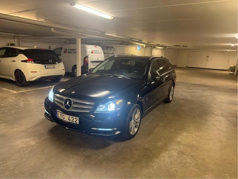 Svart Begagnad 2012 Mercedes C180 Avantgarde Kombi | 159 000 kr (Dyr) - Bild 1/4