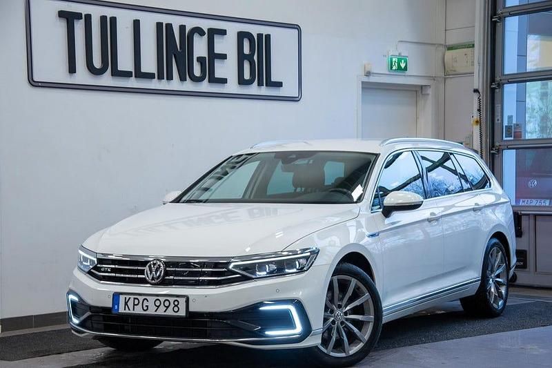 Begagnad VW Passat GTE 218 HK (160 kW) 2020 Vit Kombi