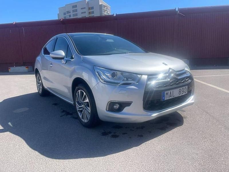 Begagnad Citroën DS4 112 HK (82 kW) 2012 Silver Halvkombi