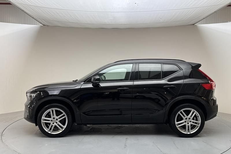 Begagnad Volvo XC40 Single Motor 175 kW (238 HK) 2023 Svart SUV