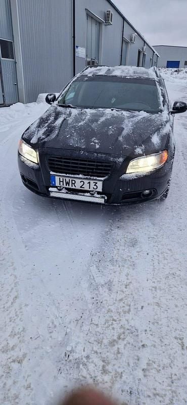 Begagnad 2009 Volvo V70 Kombi | 50 000 kr (Bra pris) - Bild 1/4