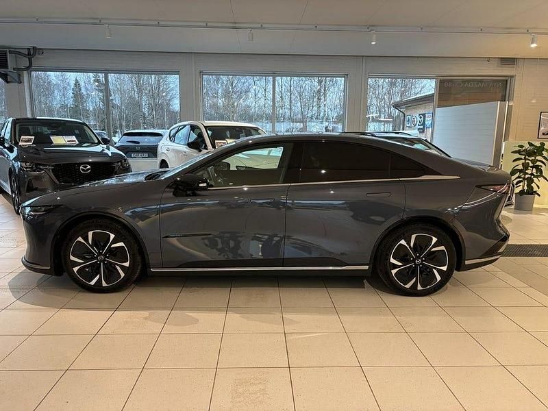 Ny Mazda 6e Takumi-Line 189 kW (258 HK) 2025 Polymetal grey Halvkombi