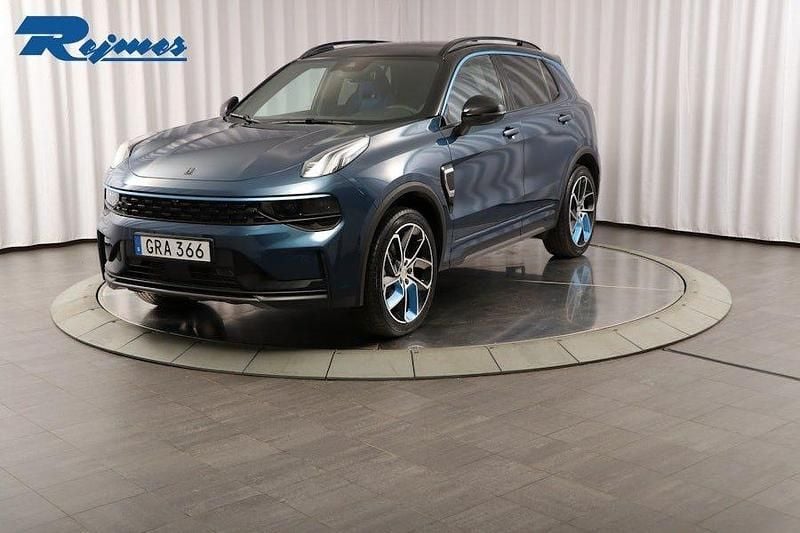 Blå Begagnad 2023 Lynk & Co 01 SUV | 299 800 kr (Marknadspris) - Bild 1/4
