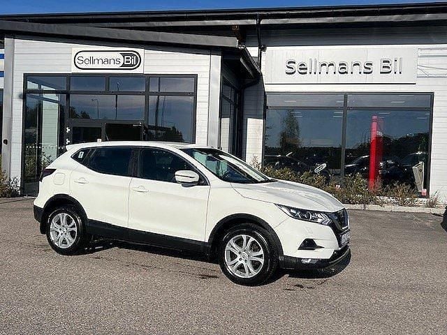 Vit Begagnad 2017 Nissan Qashqai SUV | 179 000 kr (Marknadspris) - Bild 1/4