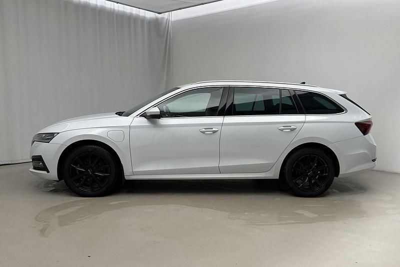 Begagnad Skoda Octavia 204 HK (150 kW) 2022 Vit Kombi