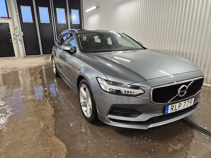 Grå Begagnad 2019 Volvo V90 Kombi | 248 000 kr (Marknadspris) - Bild 1/4