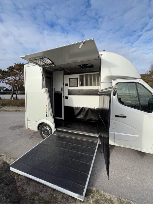 Begagnad 2021 Renault Master Van | 687 500 kr - Bild 1/4