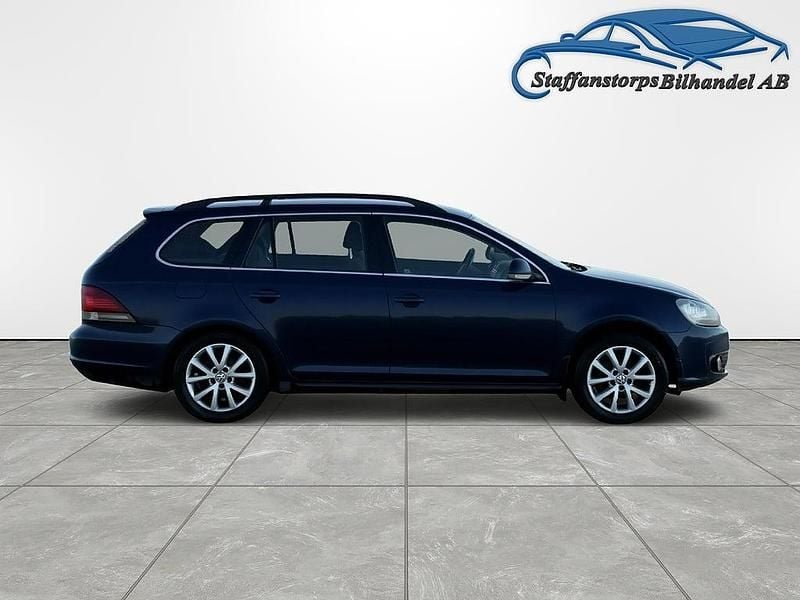 Begagnad VW Golf VII 102 HK (75 kW) 2011 Mörkblå Kombi