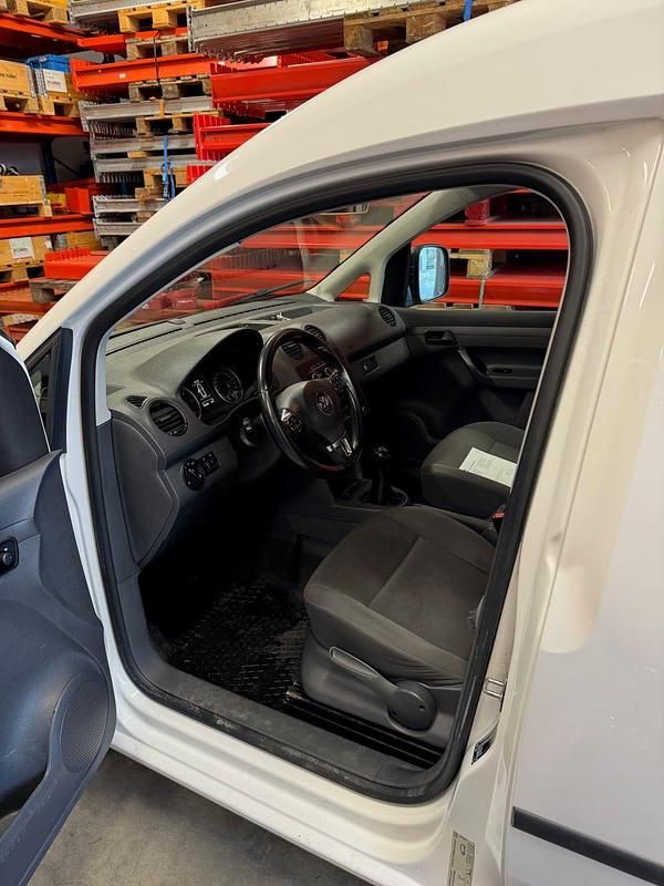 Begagnad VW Caddy 75 HK (55 kW) 2015 Minibuss