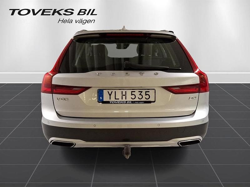 Begagnad Volvo V90 CC 2017 Silver Kombi