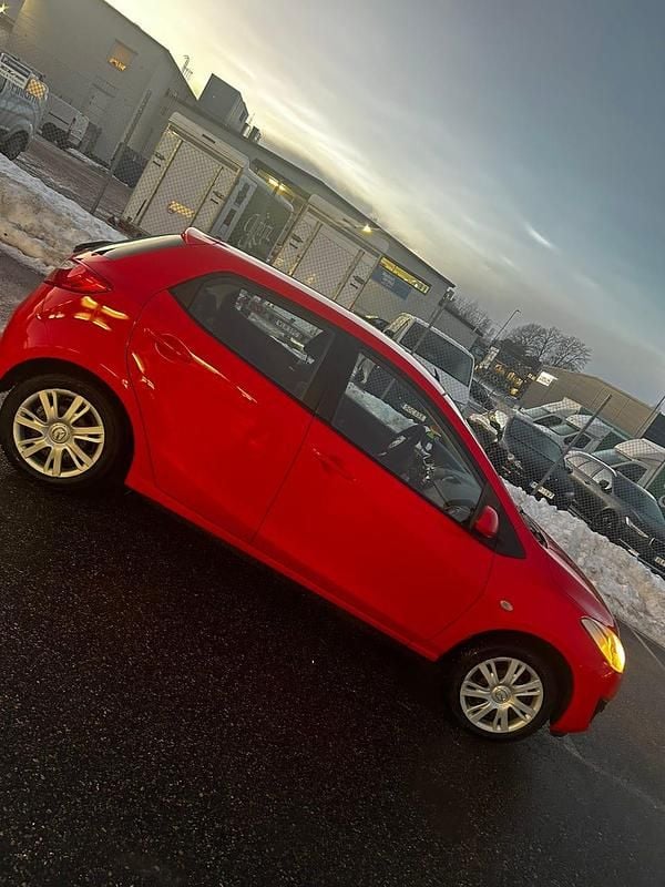 Begagnad 2010 Mazda 2 Halvkombi | 23 000 kr (Superpris) - Bild 1/4
