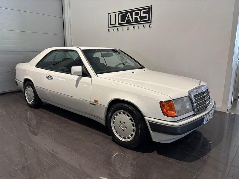 Vit Begagnad 1992 Mercedes E300 Sportline Sportkupé | 199 900 kr - Bild 1/4
