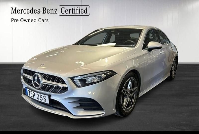 Begagnad Mercedes A180 136 HK (100 kW) 2022 Sedan