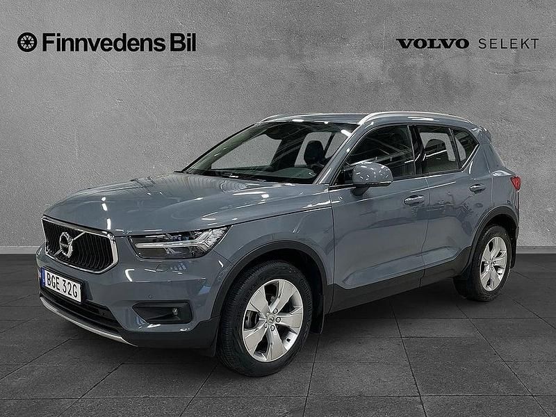 Grå Begagnad 2020 Volvo XC40 Momentum SUV | 289 900 kr (Marknadspris) - Bild 1/4