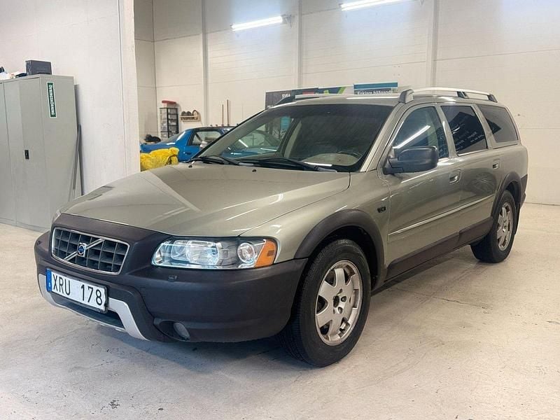 Ljusgrön (grön) Begagnad 2006 Volvo XC70 Kinetic SUV | 68 000 kr (Lite dyr) - Bild 1/4