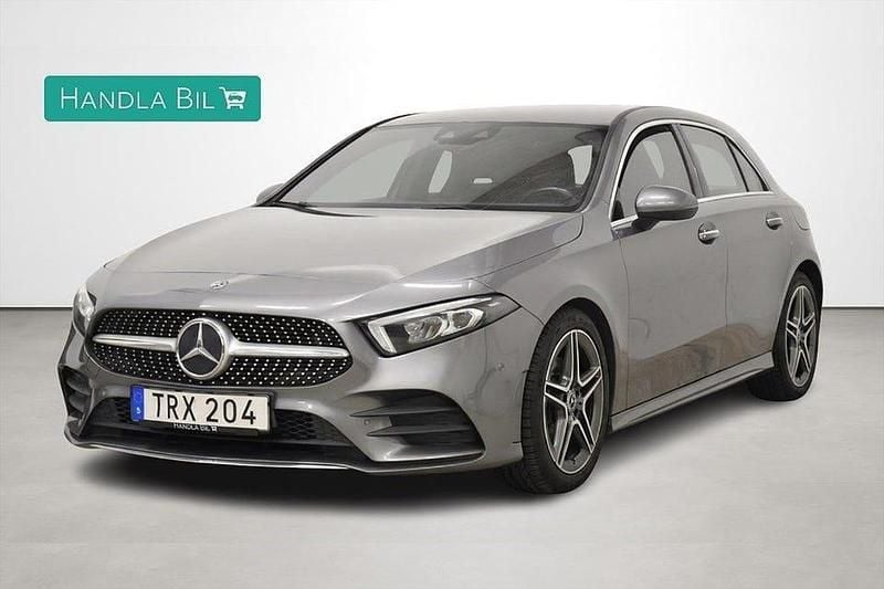 Grå Begagnad 2018 Mercedes A180 AMG Halvkombi | 214 900 kr (Marknadspris) - Bild 1/4