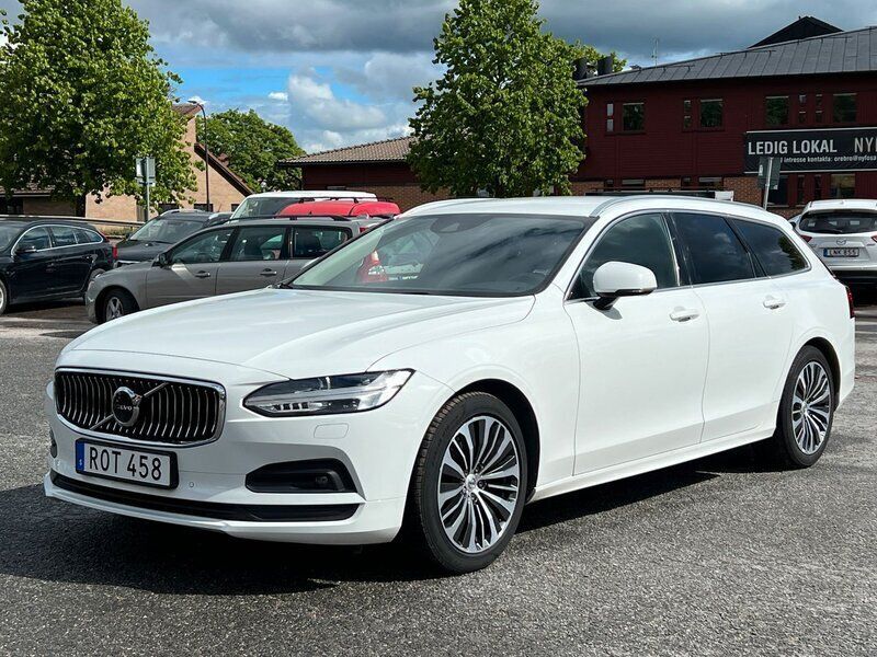 Vit Begagnad 2020 Volvo V90 Momentum Kombi | 189 800 kr (Dyr) - Bild 1/4
