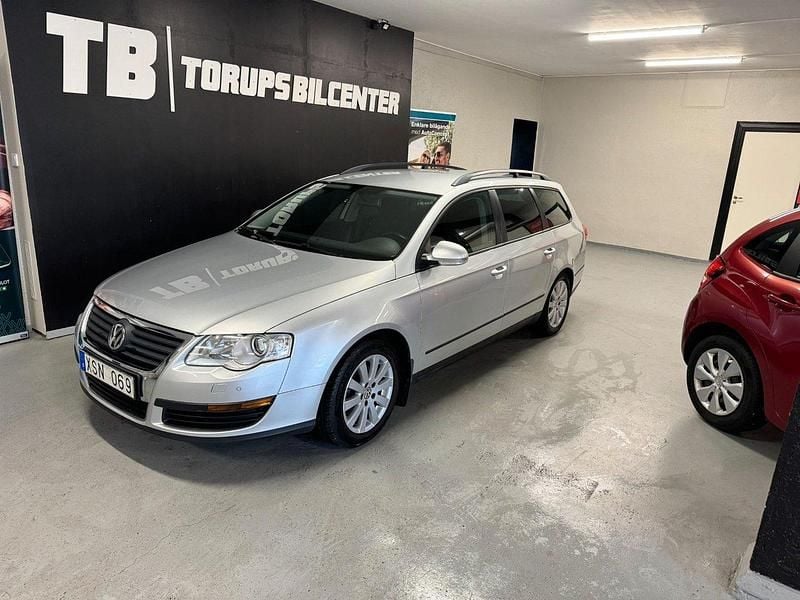 Silver Begagnad 2005 VW Passat Trendline Kombi | 26 900 kr (Lite dyr) - Bild 1/4