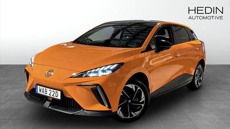 Begagnad MG MG4 EV Luxury 150 kW (204 HK) 2022 Orange Halvkombi