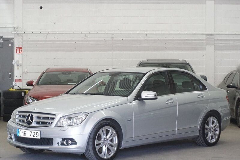 Silver Begagnad 2010 Mercedes C180 Avantgarde Sedan | 114 900 kr (Marknadspris) - Bild 1/2