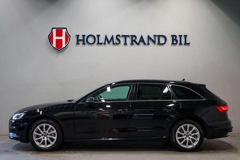 Svart Begagnad 2023 Audi A4 Proline Kombi | 304 900 kr (Marknadspris) - Bild 1/4