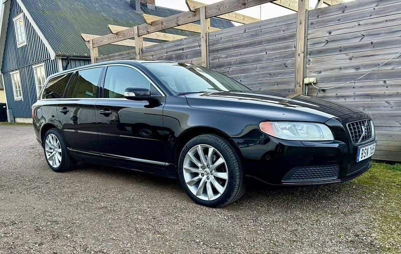Svart Begagnad 2008 Volvo V70 Kombi | 55 000 kr (Bra pris) - Bild 1/4