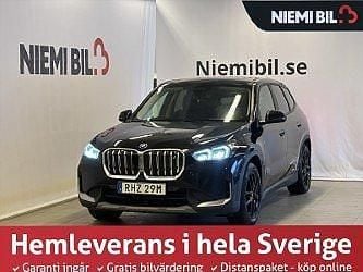Svart Begagnad 2022 BMW iX1 SUV | 329 900 kr - Bild 1/4