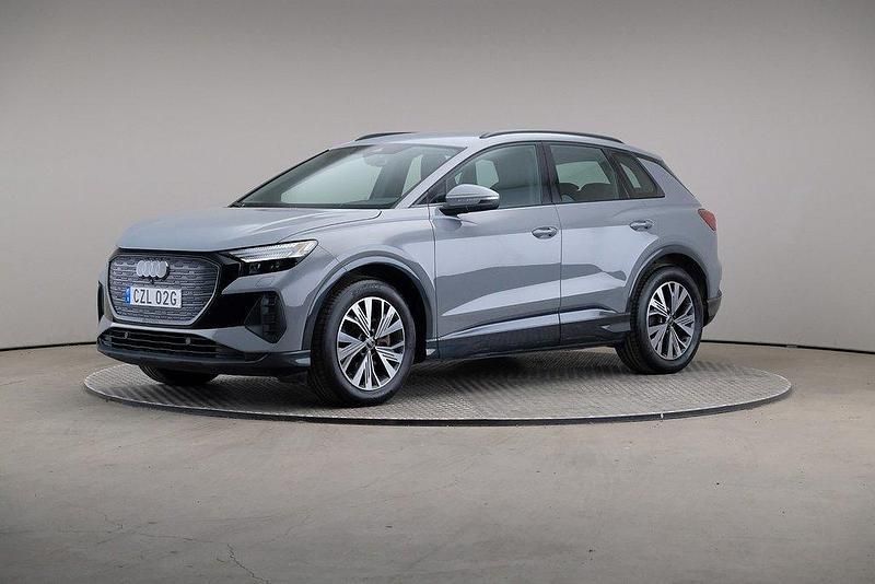 Grå Begagnad 2023 Audi Q4 e-tron Proline SUV | 499 000 kr (Dyr) - Bild 1/4
