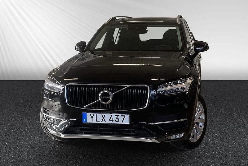 Svart Begagnad 2018 Volvo XC90 Momentum SUV | 359 900 kr (Superpris) - Bild 1/4