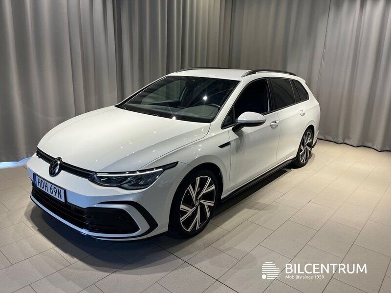 Vit Begagnad 2022 VW Golf VIII R-line Kombi | 299 900 kr (Lite dyr) - Bild 1/4