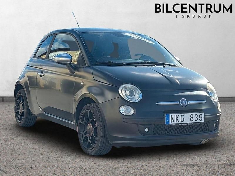 Begagnad Fiat 500 101 HK (74 kW) 2011 Svart (svart metallic) Halvkombi