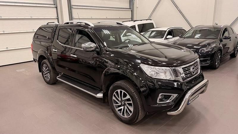 Svartmetallic Begagnad 2018 Nissan Navara Tekna Pickup | 197 900 kr (Bra pris) - Bild 1/4