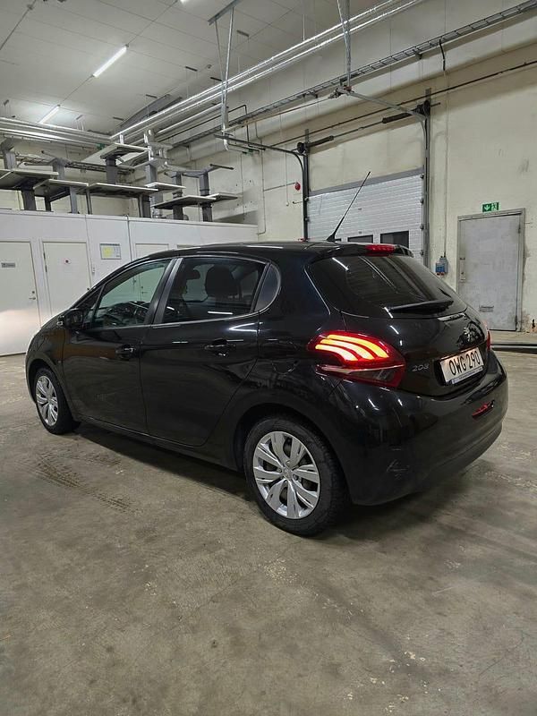 Begagnad Peugeot 208 82 HK (60 kW) 2015 Halvkombi