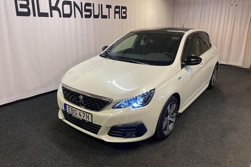 Vit Begagnad 2020 Peugeot 308 GT Halvkombi | 189 000 kr (Marknadspris) - Bild 1/4
