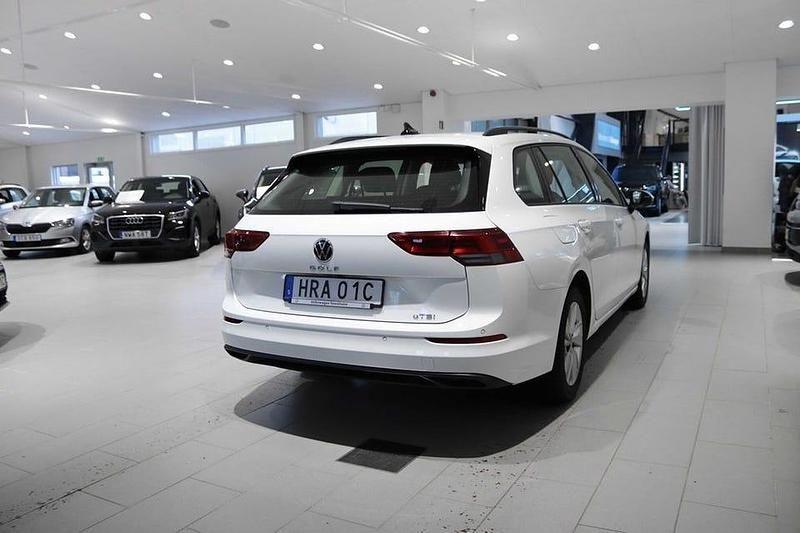 Begagnad VW Golf VIII 131 HK (96 kW) 2022 Vit