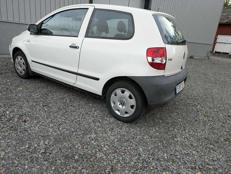 Vit Begagnad 2009 VW Fox Halvkombi | 4 500 kr - Bild 1/4