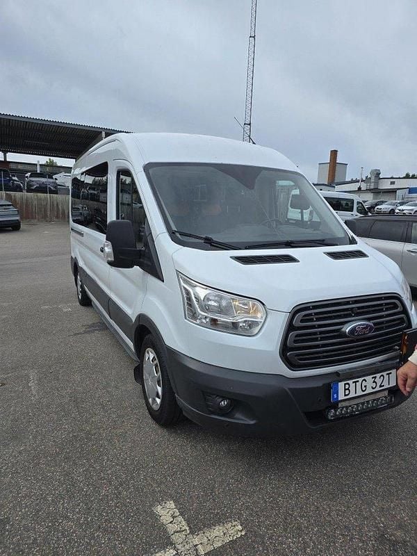 Vit Begagnad 2019 Ford Transit Kombi | 125 000 kr (Marknadspris) - Bild 1/4