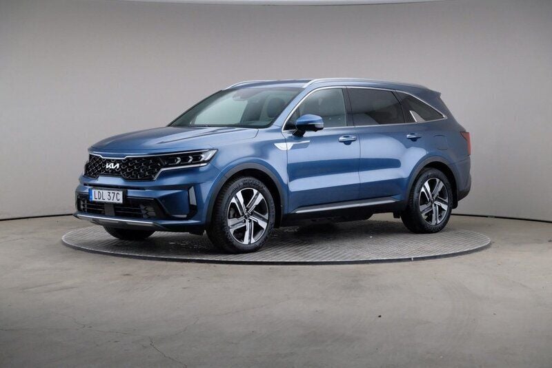 Blå (mineral blue (metallic)) Begagnad 2023 Kia Sorento 2 SUV | 469 000 kr (Marknadspris) - Bild 1/4