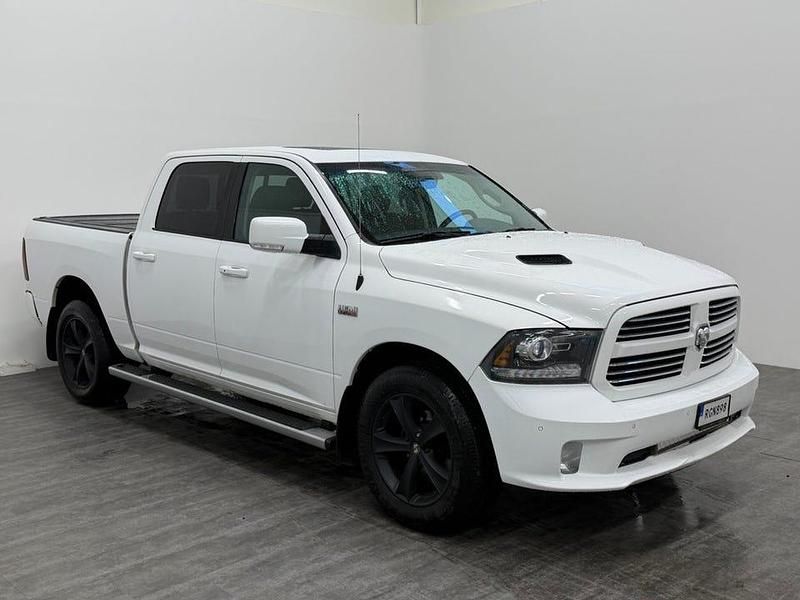 Vit Begagnad 2016 RAM 1500 Pickup | 219 000 kr (Bra pris) - Bild 1/4