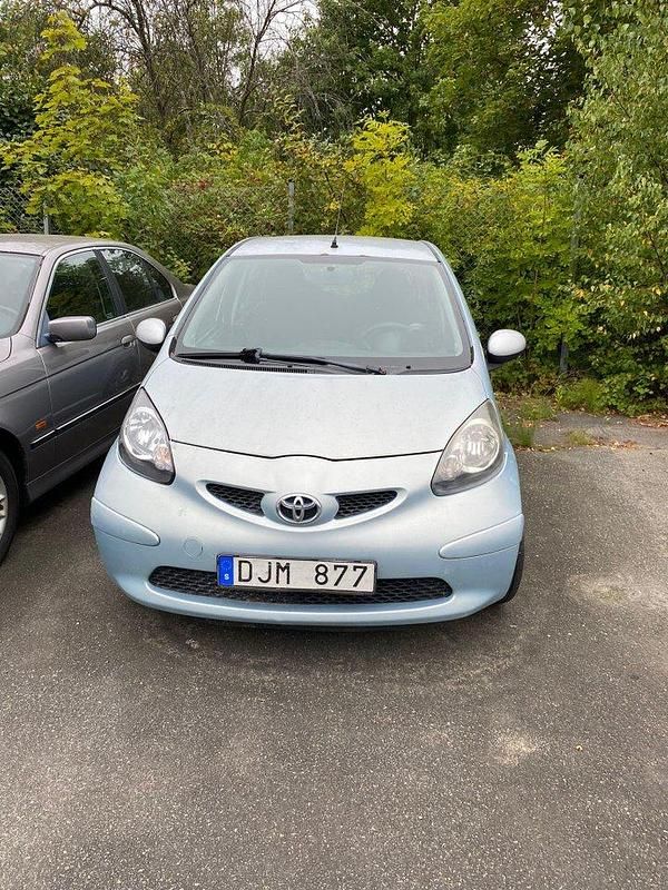 Blå Begagnad 2007 Toyota Aygo Halvkombi | 21 000 kr (Dyr) - Bild 1/2